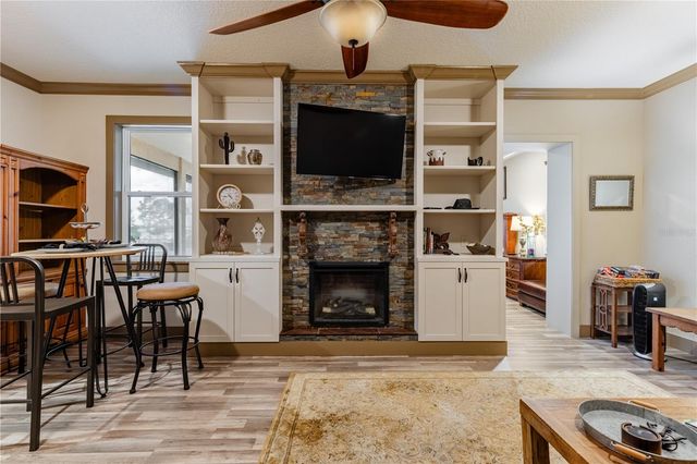 21210 HORSE RANCH RD, Mount Dora, FL 32757