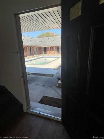 620 E Lincoln Avenue 9, Royal Oak, MI 48067