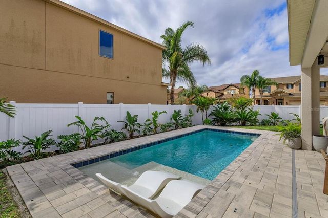 1077 FOUNTAIN COIN LOOP, Orlando, FL 32828