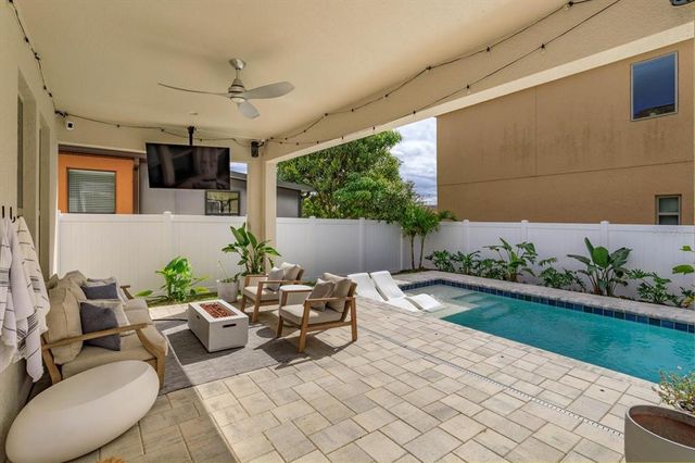 1077 FOUNTAIN COIN LOOP, Orlando, FL 32828