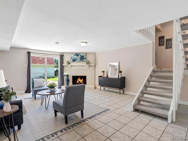 1523 Shadow Lane, St Charles, MO 63303