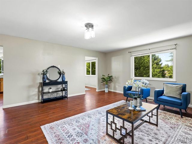 1523 Shadow Lane, St Charles, MO 63303