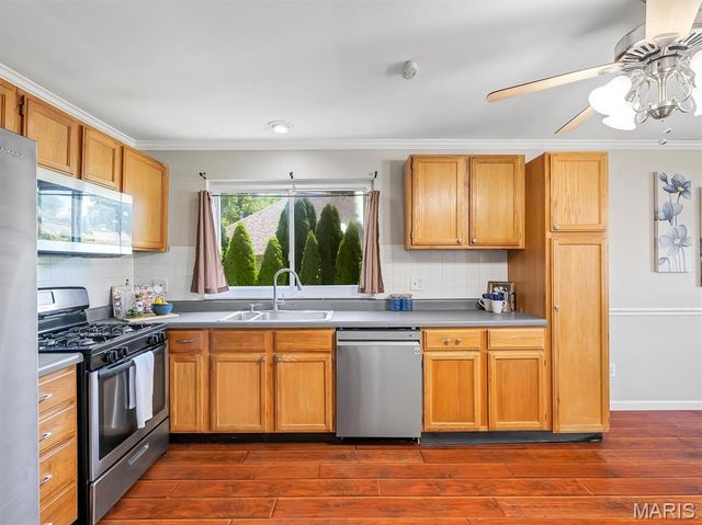 1523 Shadow Lane, St Charles, MO 63303