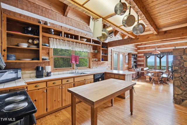 900 Greer Road, Trade, TN 37691