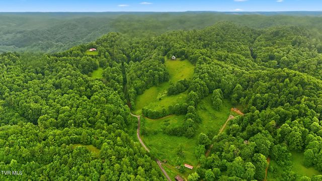 900 Greer Road, Trade, TN 37691