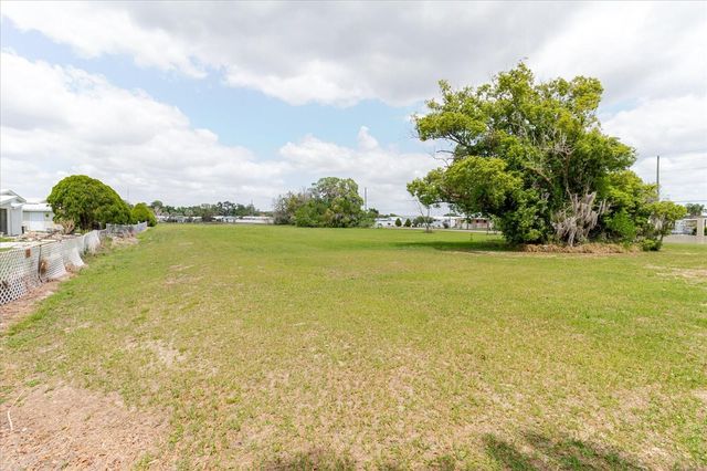 5407 DEAN DAIRY RD, Zephyrhills, FL 33541