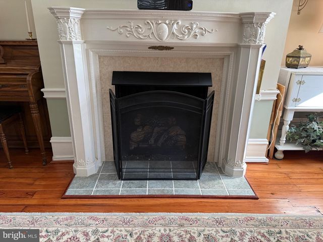 221 SUMMIT AVE, Jenkintown, PA 19046