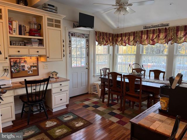 221 SUMMIT AVE, Jenkintown, PA 19046