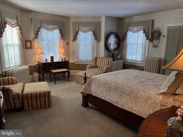 221 SUMMIT AVE, Jenkintown, PA 19046