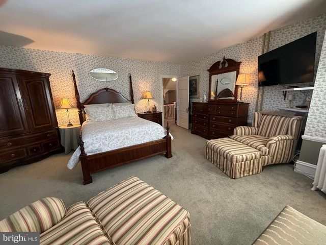 221 SUMMIT AVE, Jenkintown, PA 19046