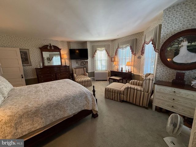 221 SUMMIT AVE, Jenkintown, PA 19046