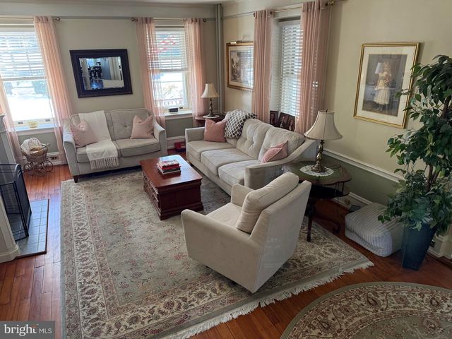 221 SUMMIT AVE, Jenkintown, PA 19046