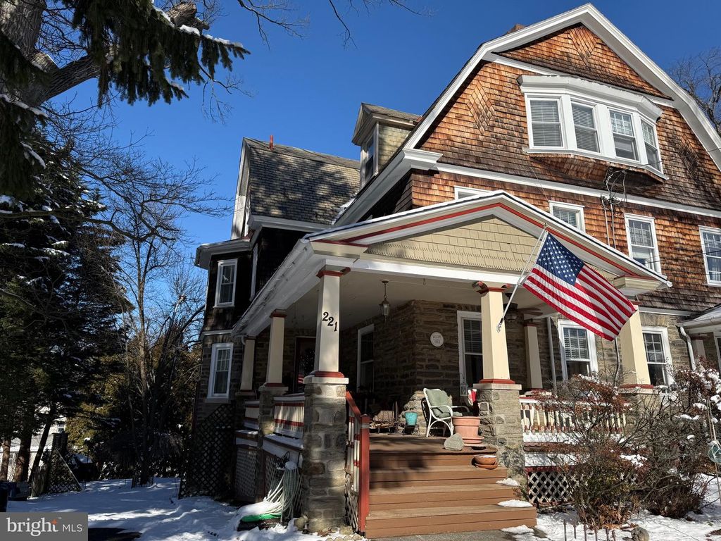 221 SUMMIT AVE, Jenkintown, PA 19046