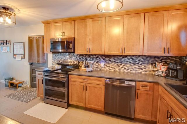 1011 Danforth Street, Alton, IL 62002