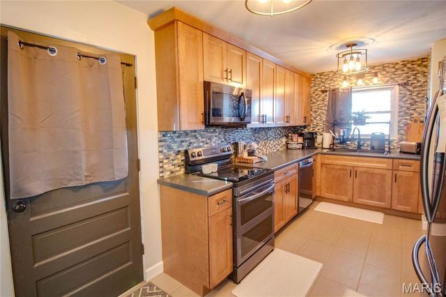 1011 Danforth Street, Alton, IL 62002