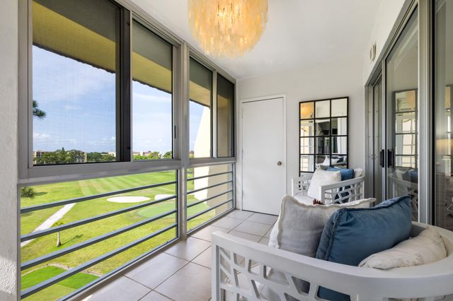 3654 Via Poinciana 603, Lake Worth, FL 33467