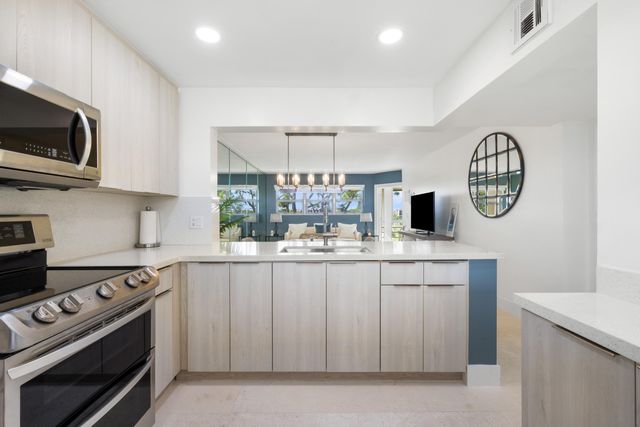 3654 Via Poinciana 603, Lake Worth, FL 33467
