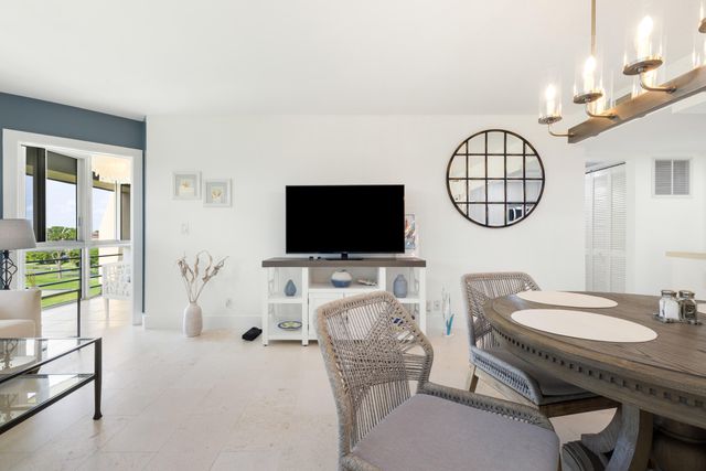 3654 Via Poinciana 603, Lake Worth, FL 33467