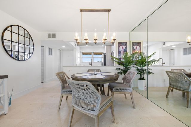 3654 Via Poinciana 603, Lake Worth, FL 33467