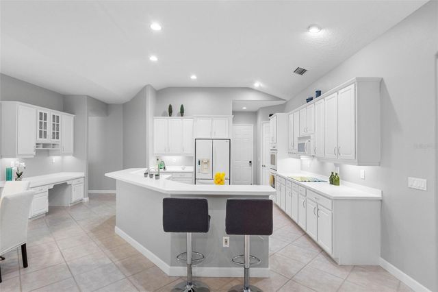 6803 COYOTE RIDGE COURT, Bradenton, FL 34201