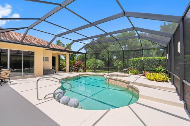6803 COYOTE RIDGE COURT, Bradenton, FL 34201
