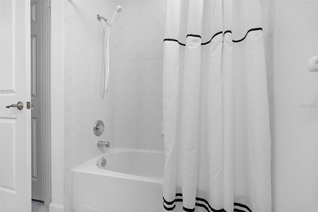 6803 COYOTE RIDGE COURT, Bradenton, FL 34201