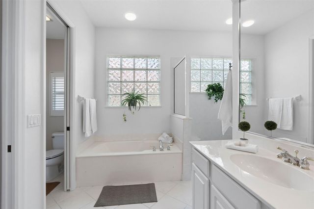 6803 COYOTE RIDGE COURT, Bradenton, FL 34201