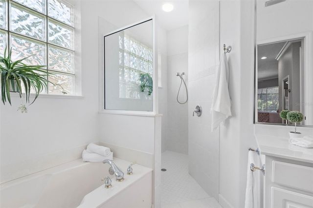 6803 COYOTE RIDGE COURT, Bradenton, FL 34201
