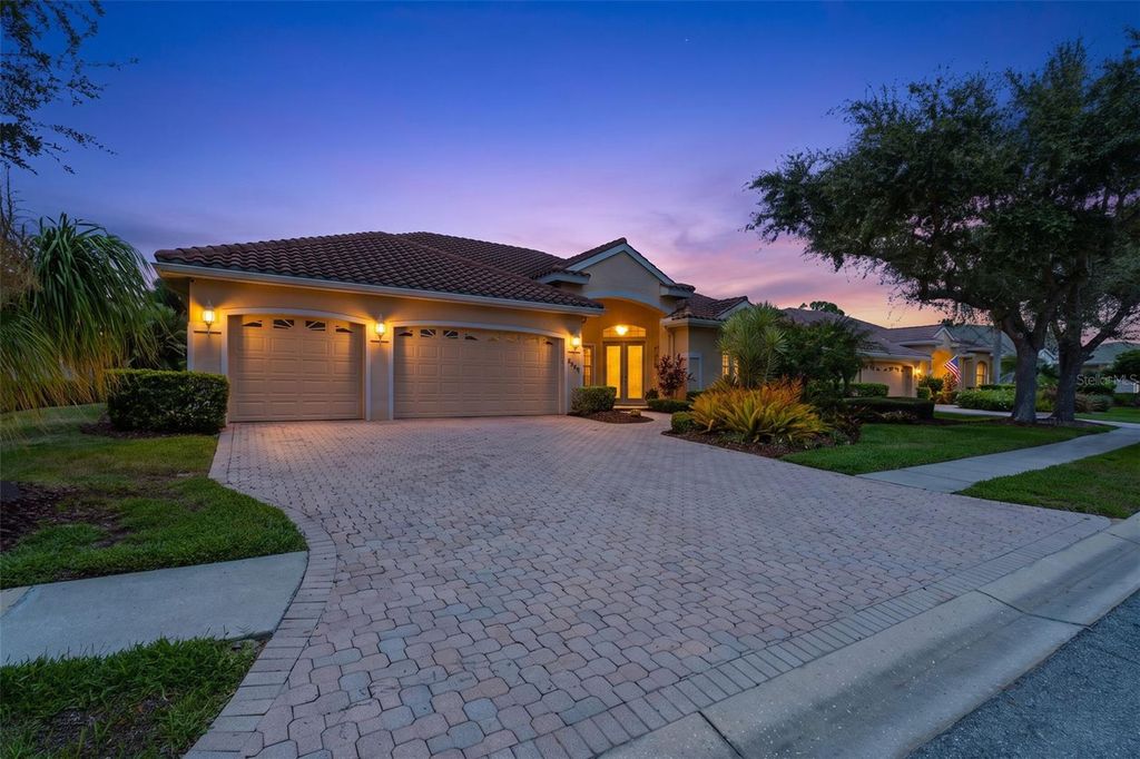 6803 COYOTE RIDGE COURT, Bradenton, FL 34201