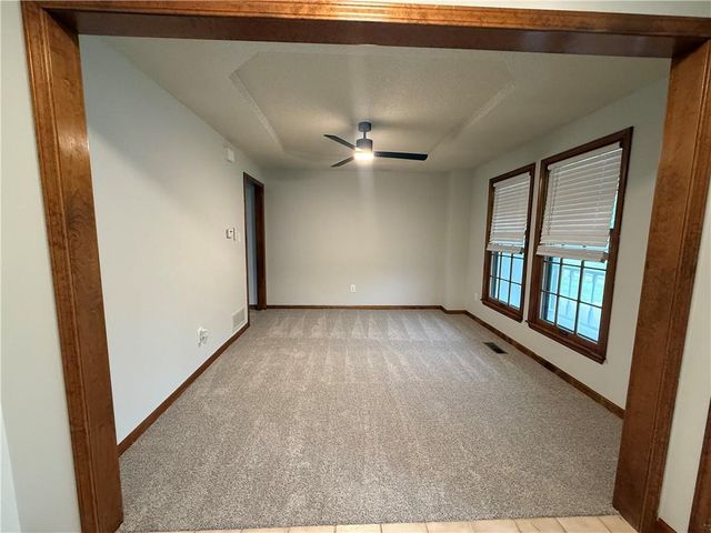 4201 NW 64th Place, Kansas City, MO 64151
