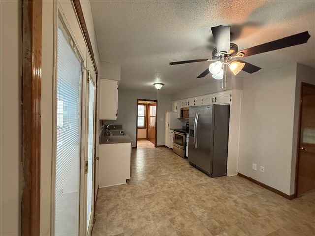 4201 NW 64th Place, Kansas City, MO 64151