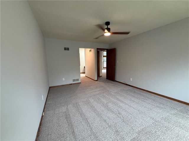 4201 NW 64th Place, Kansas City, MO 64151
