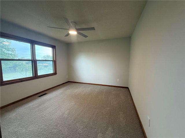 4201 NW 64th Place, Kansas City, MO 64151