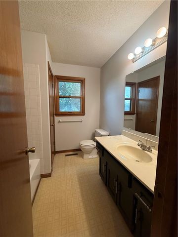 4201 NW 64th Place, Kansas City, MO 64151