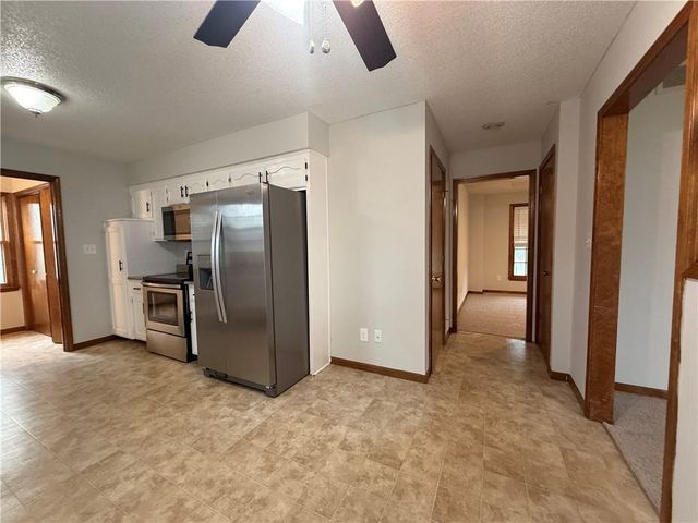 4201 NW 64th Place, Kansas City, MO 64151