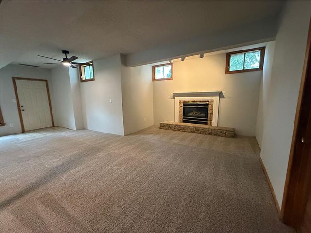 4201 NW 64th Place, Kansas City, MO 64151