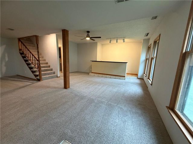 4201 NW 64th Place, Kansas City, MO 64151