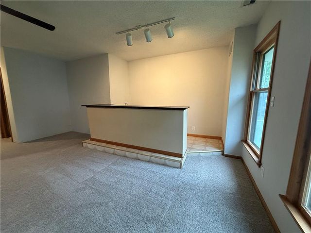 4201 NW 64th Place, Kansas City, MO 64151