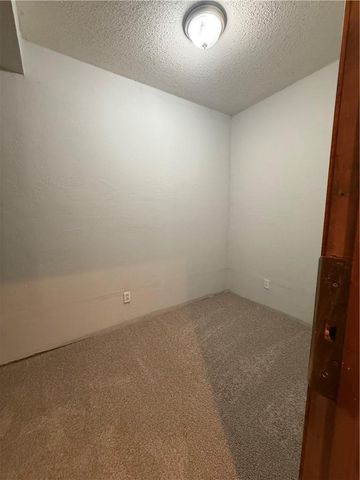 4201 NW 64th Place, Kansas City, MO 64151