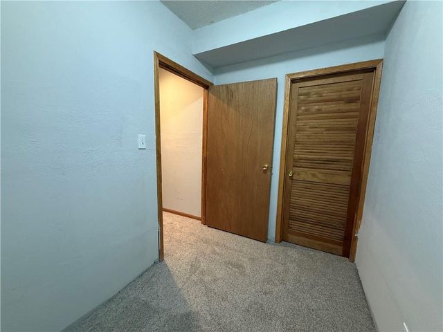 4201 NW 64th Place, Kansas City, MO 64151