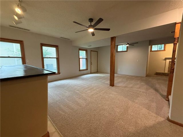 4201 NW 64th Place, Kansas City, MO 64151