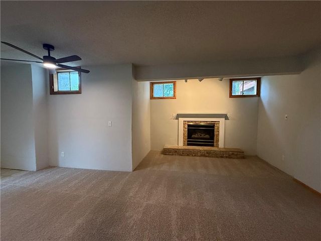4201 NW 64th Place, Kansas City, MO 64151