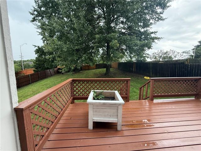 4201 NW 64th Place, Kansas City, MO 64151