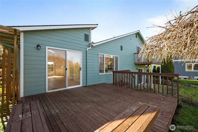 7918 W Golf Course Drive, Blaine, WA 98230