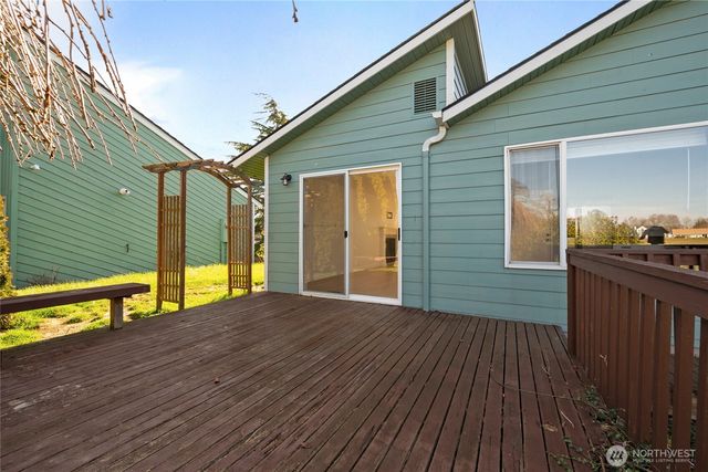 7918 W Golf Course Drive, Blaine, WA 98230