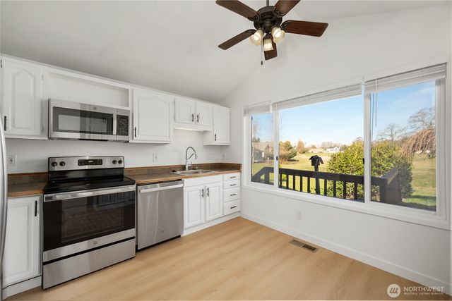 7918 W Golf Course Drive, Blaine, WA 98230