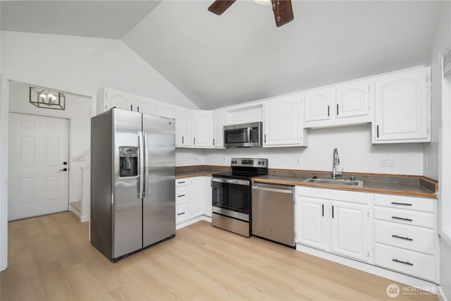 7918 W Golf Course Drive, Blaine, WA 98230