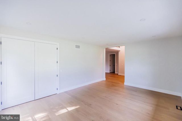 506 LOWER HOLLAND RD, Southampton, PA 18966