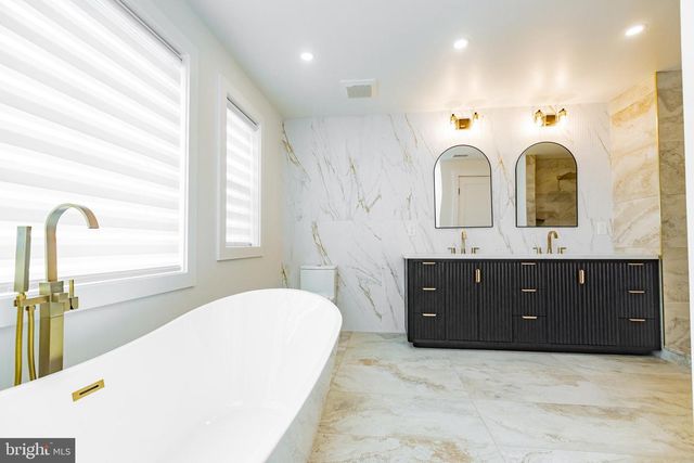 506 LOWER HOLLAND RD, Southampton, PA 18966