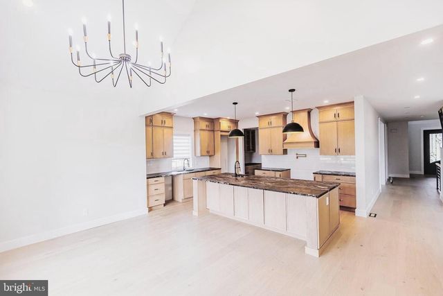 506 LOWER HOLLAND RD, Southampton, PA 18966